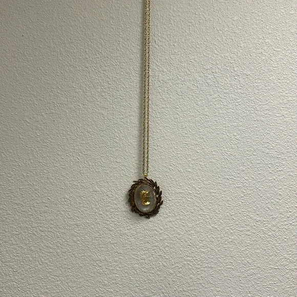 Vintage Cameo Pendant Necklace Bundle - Picture 10 of 11